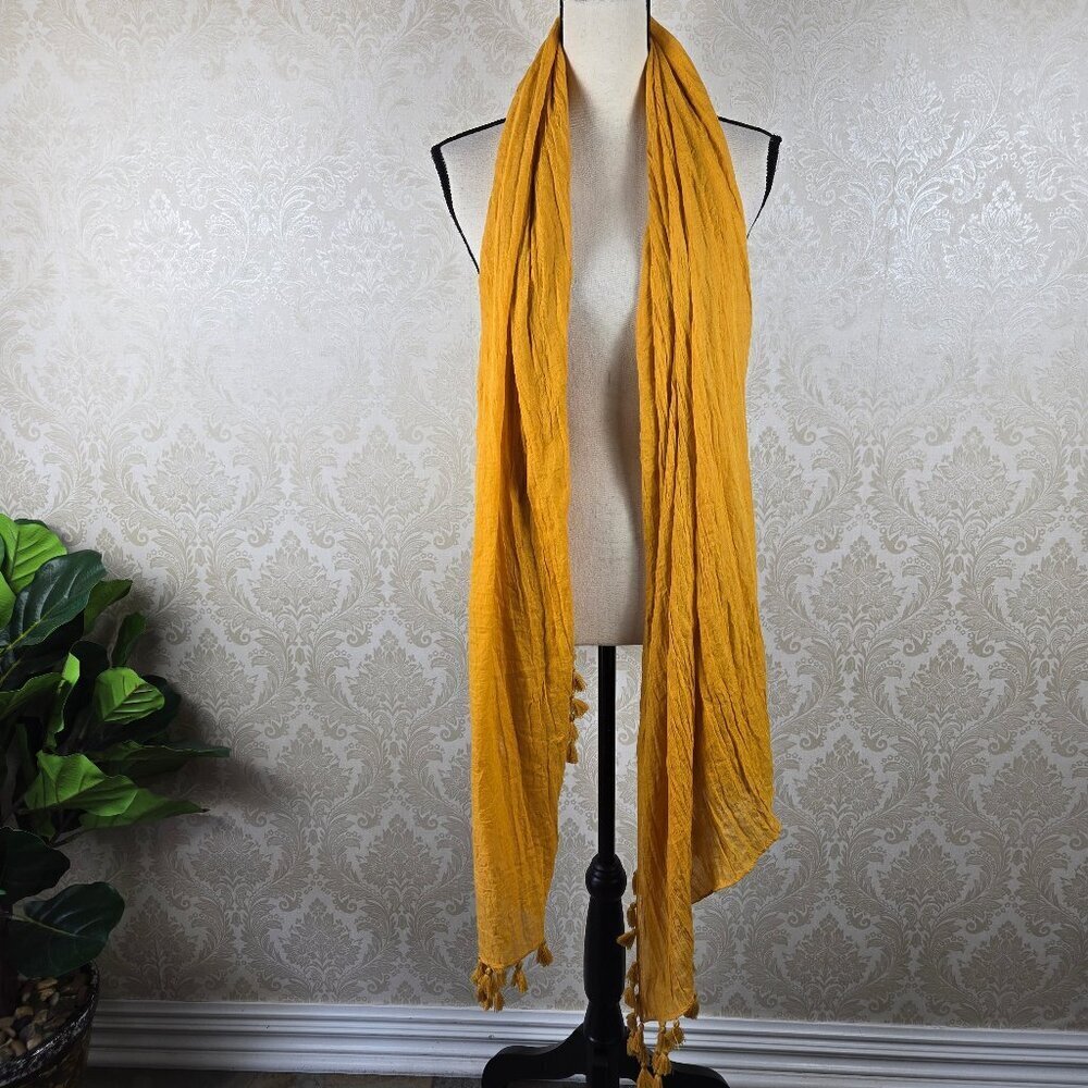 Stradivarius Mustard Color Oblong Scarf Tassel Fringe at Corners Monochrome NWT